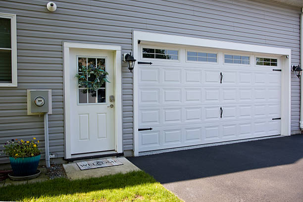24/7 Emergency Garage Door Panel Replacement experts in Port Gibson, MS